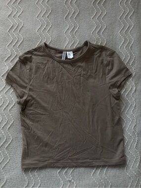 H&M Short Sleeve Tee in Taupe